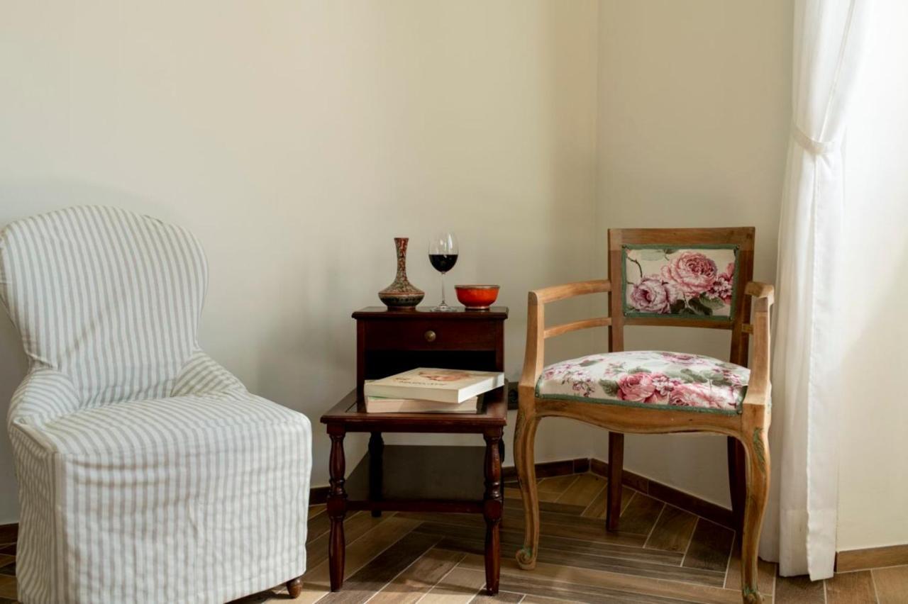 Le Vecchie Persiane - Bed & Breakfast Diano dʼAlba Εξωτερικό φωτογραφία