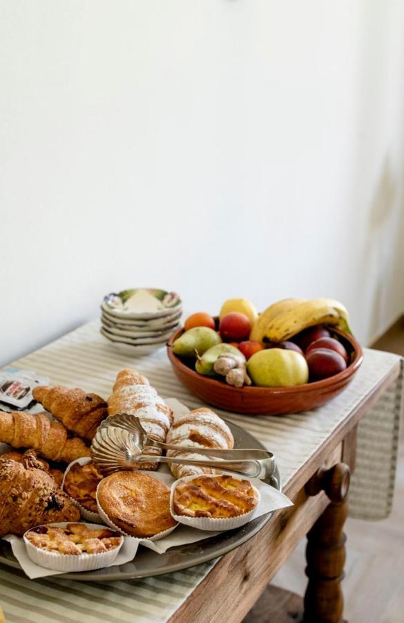 Le Vecchie Persiane - Bed & Breakfast Diano dʼAlba Εξωτερικό φωτογραφία