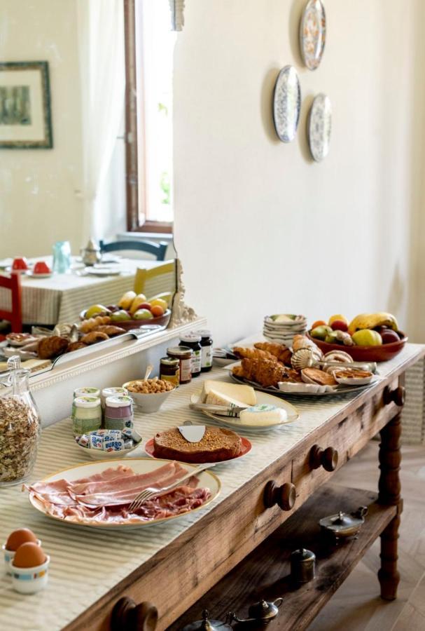 Le Vecchie Persiane - Bed & Breakfast Diano dʼAlba Εξωτερικό φωτογραφία