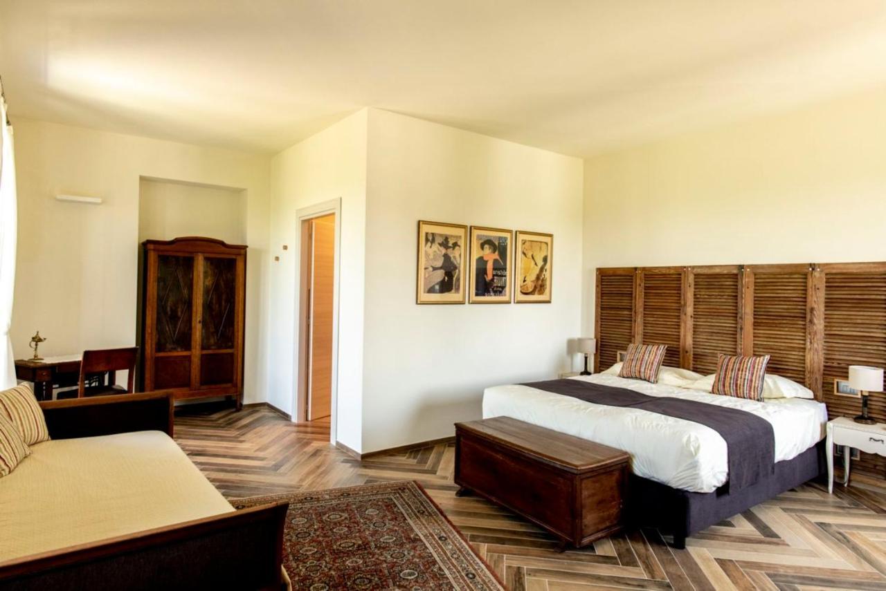Le Vecchie Persiane - Bed & Breakfast Diano dʼAlba Εξωτερικό φωτογραφία