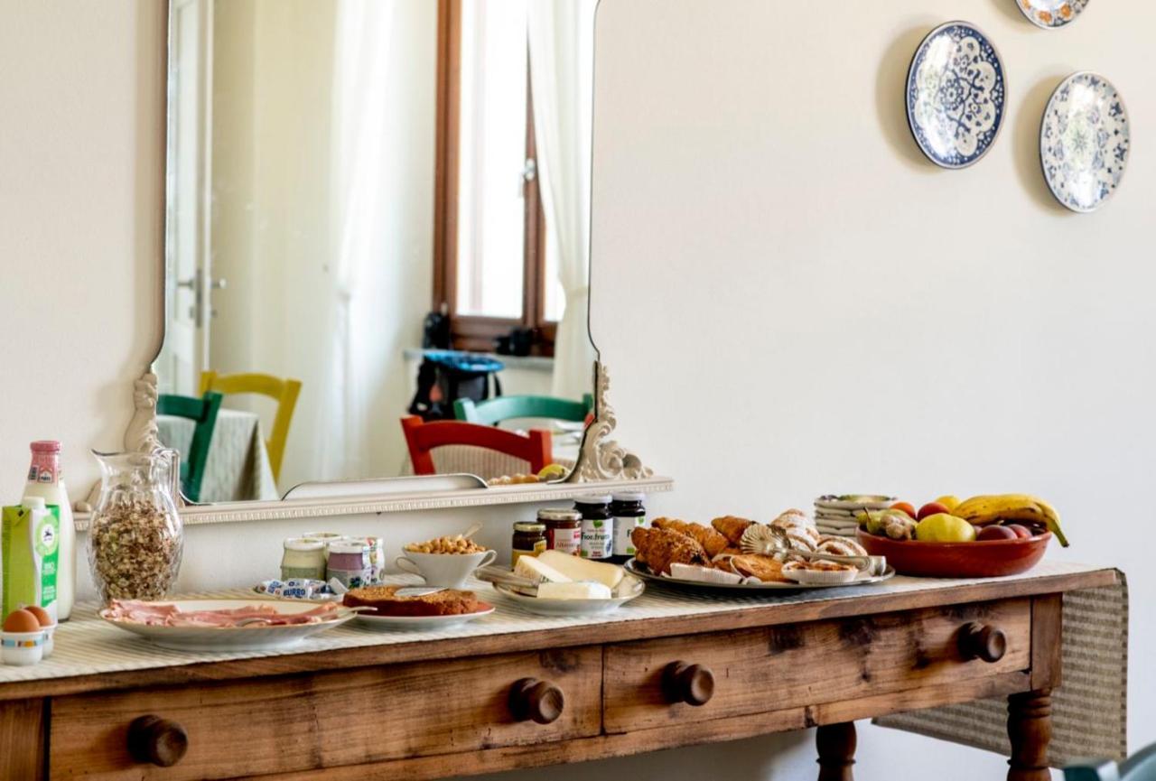 Le Vecchie Persiane - Bed & Breakfast Diano dʼAlba Εξωτερικό φωτογραφία