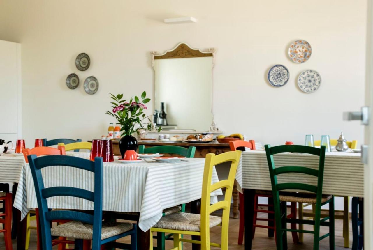 Le Vecchie Persiane - Bed & Breakfast Diano dʼAlba Εξωτερικό φωτογραφία
