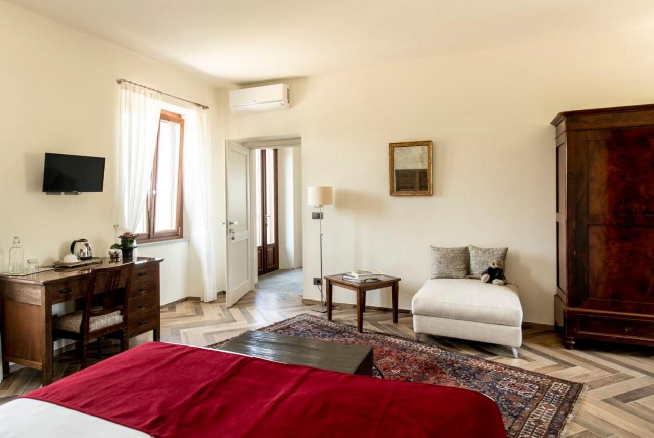 Le Vecchie Persiane - Bed & Breakfast Diano dʼAlba Εξωτερικό φωτογραφία